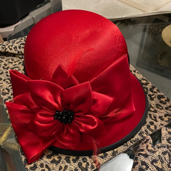 Accessories - Women’s red and black fabric lined hat with bow
Please no bundles